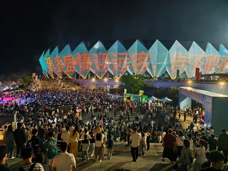 烟火中的闽超：一球燃动山城夏日 一票解锁南平烟火